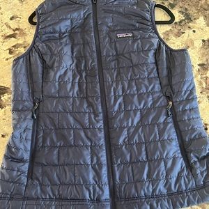 COPY - Patagonia Women's Nano Puff Vest. Size L. Navy blue. Water-repellent. Li…